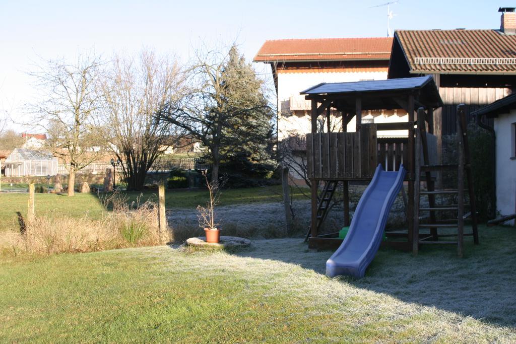 Haus Am Treffenbach Lägenhet Waldmünchen Exteriör bild